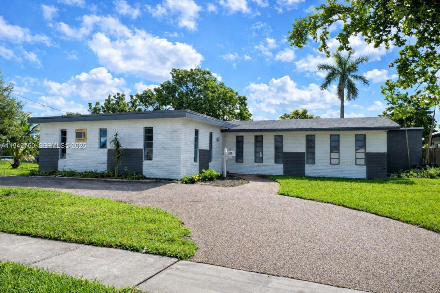 2450 NW 85th Ave, Sunrise FL 33322