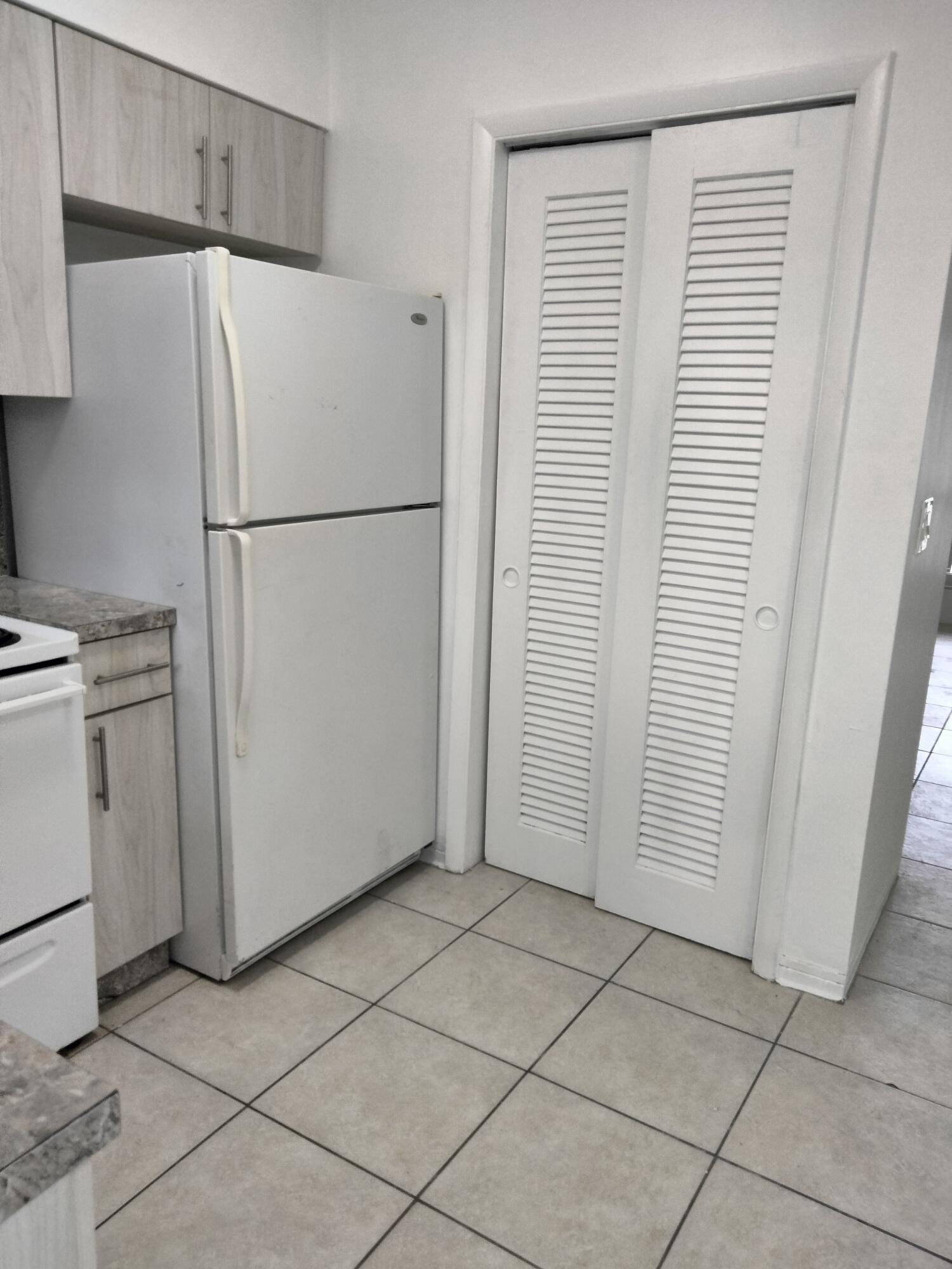 600 S Luna Court # 23 — Photo 4