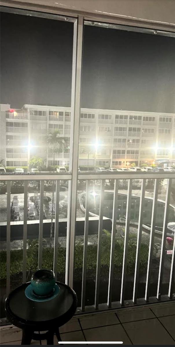 329 SE 3rd St # 405T, Hallandale Beach FL 33009