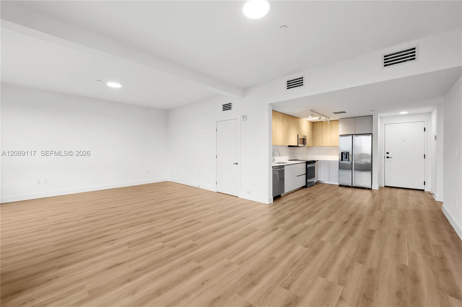 215 SE 4th St # 406 — Photo 4