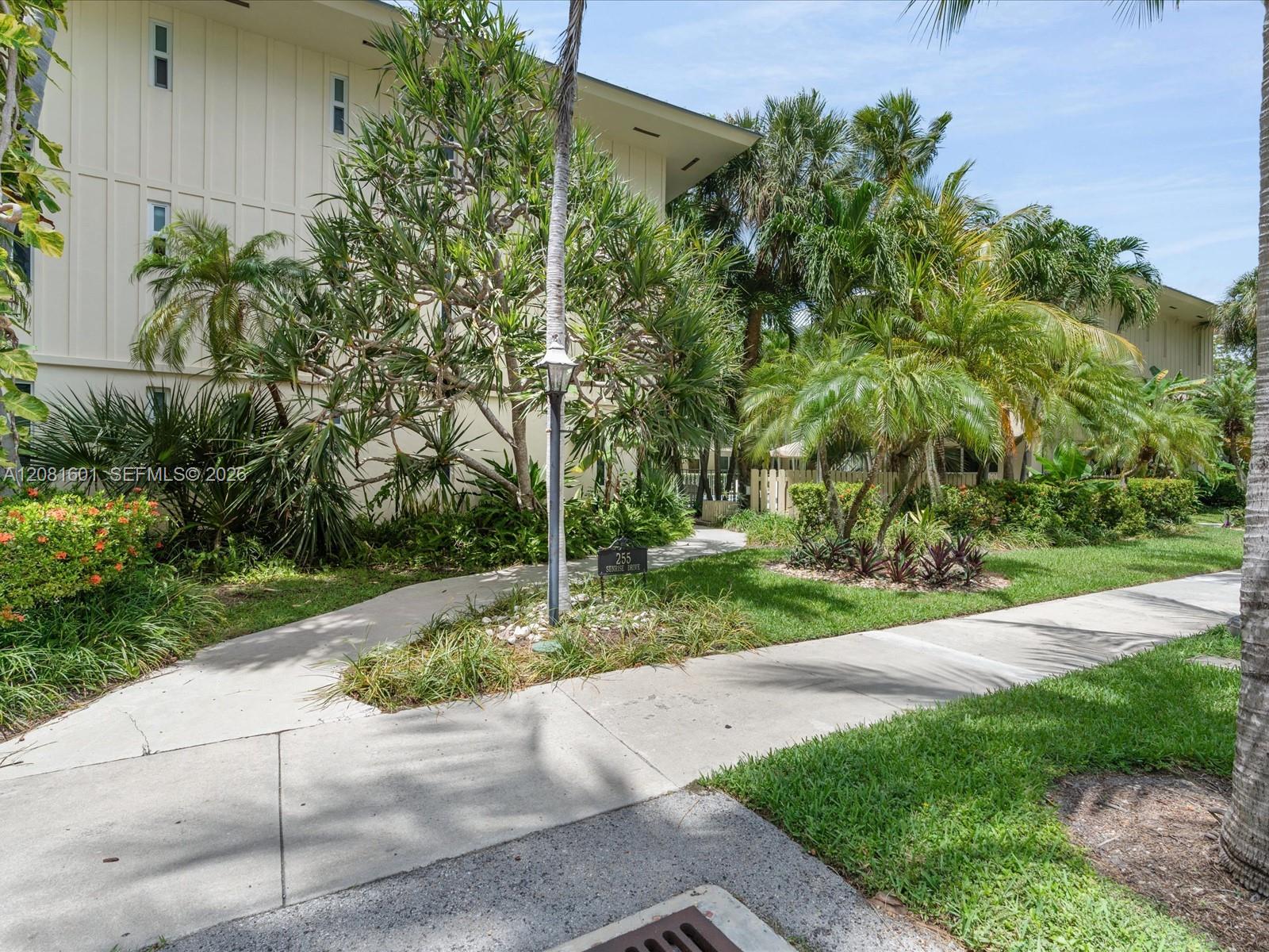 255 Sunrise Dr # 307 — Photo 3