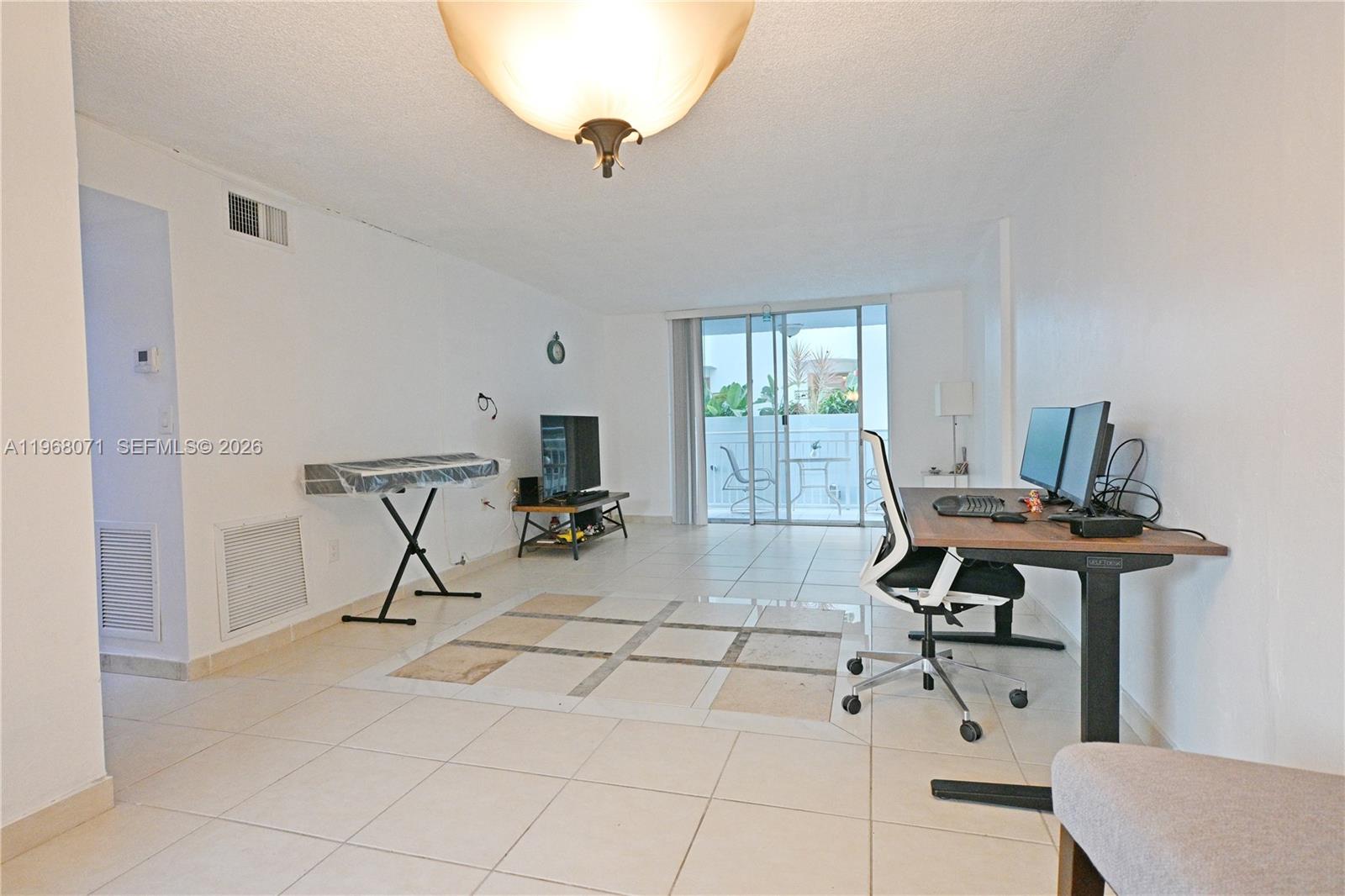 947 Lenox Ave # 203, Miami Beach FL 33139