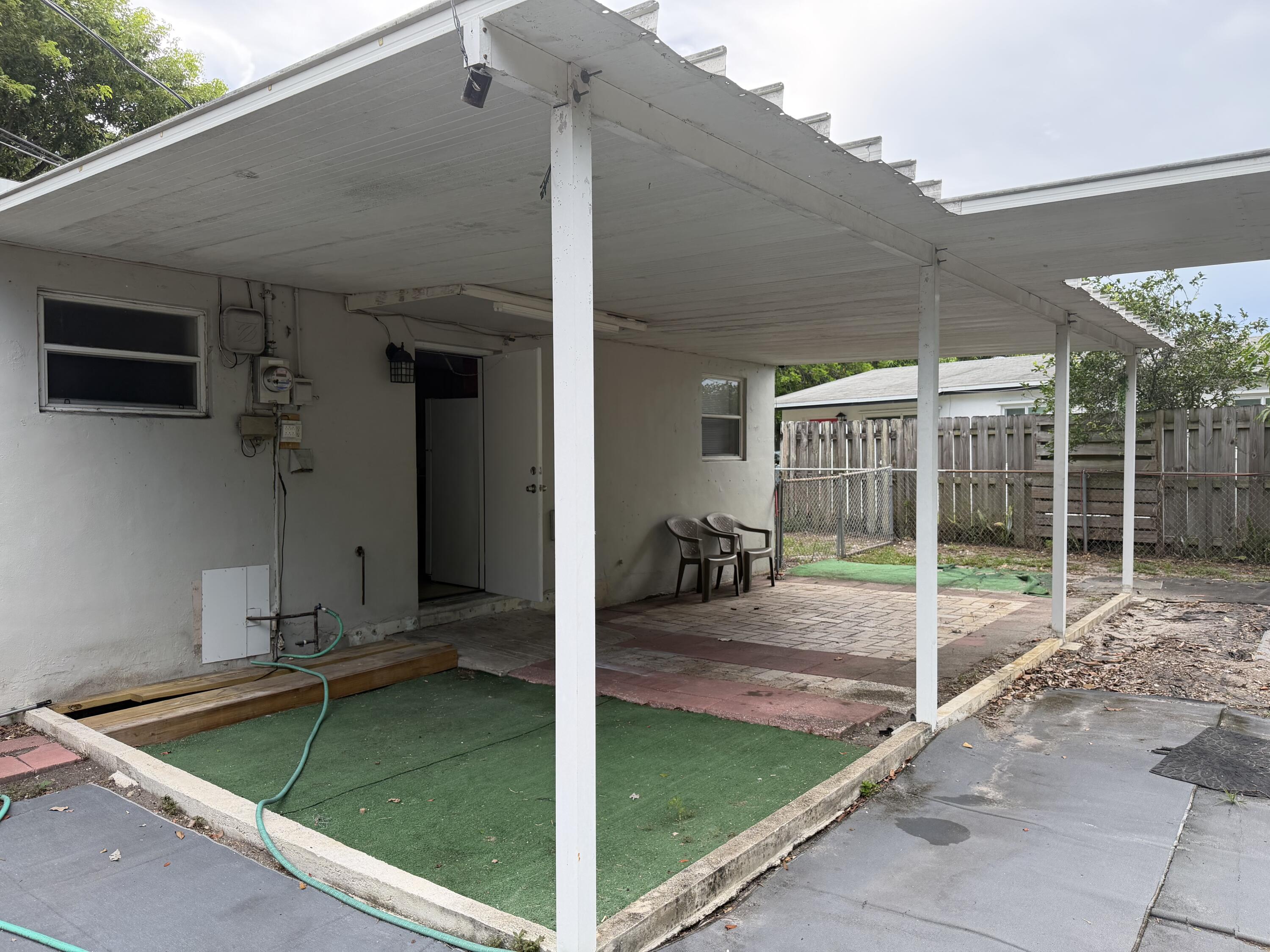 1501 N 74TH Way — Photo 2