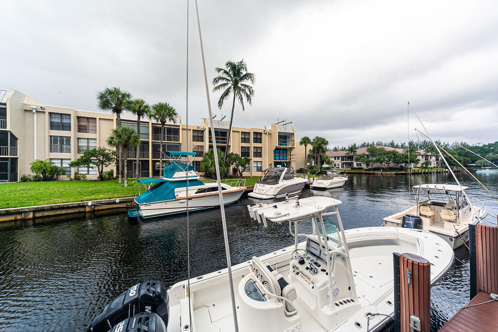 6 Royal Palm Way # 102, Boca Raton FL 33432