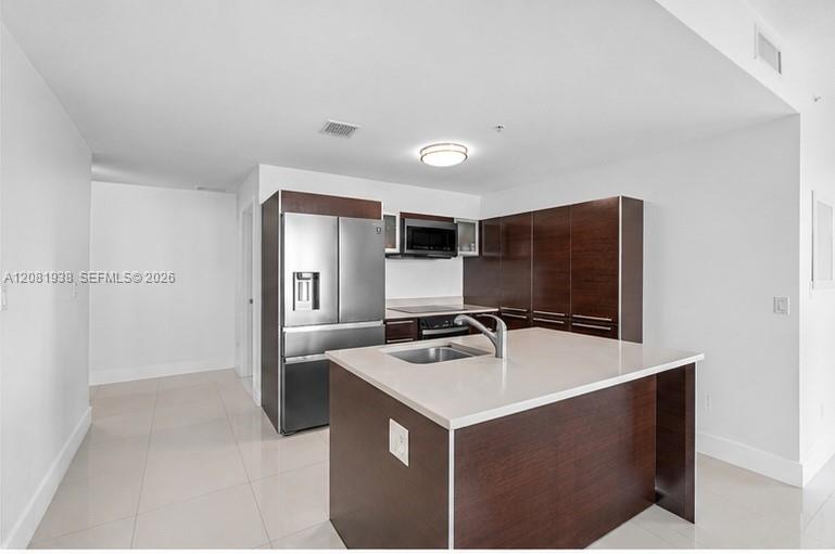 1900 N Bayshore Dr # 2111 — Photo 2