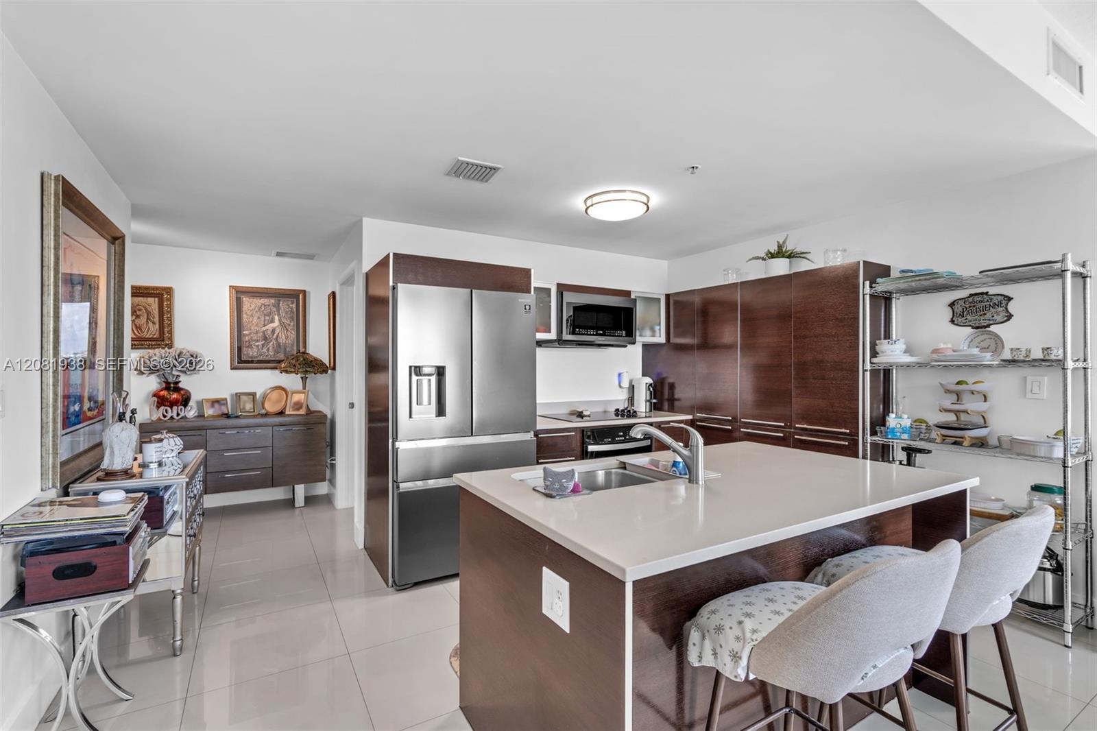 1900 N Bayshore Dr # 2111 — Photo 3