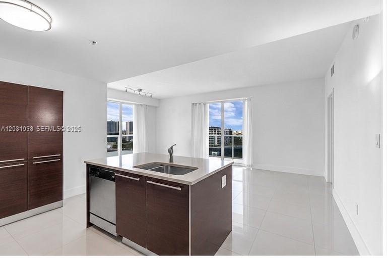 1900 N Bayshore Dr # 2111 — Photo 5