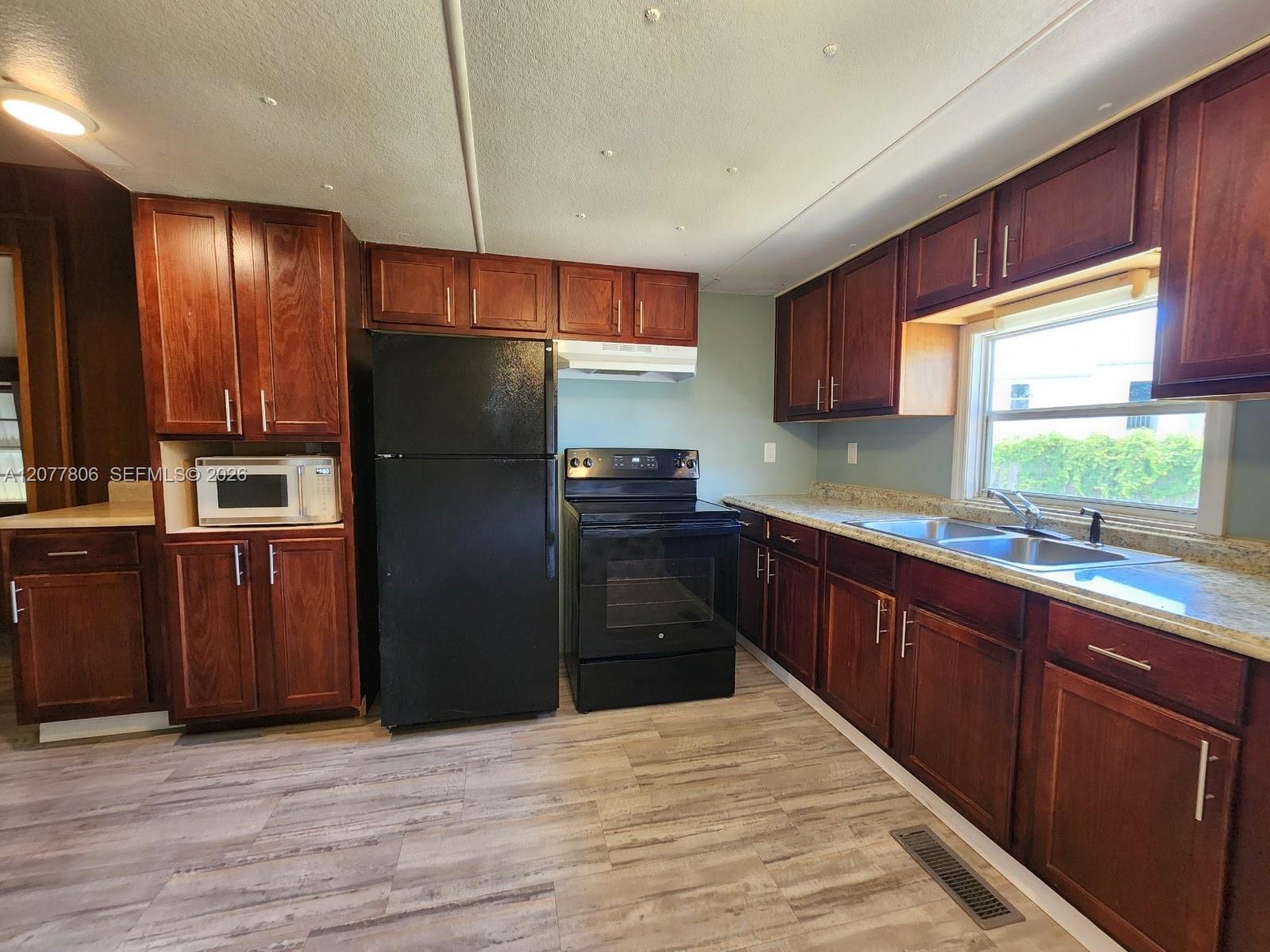 4248 Hibiscus Cir # H — Photo 3