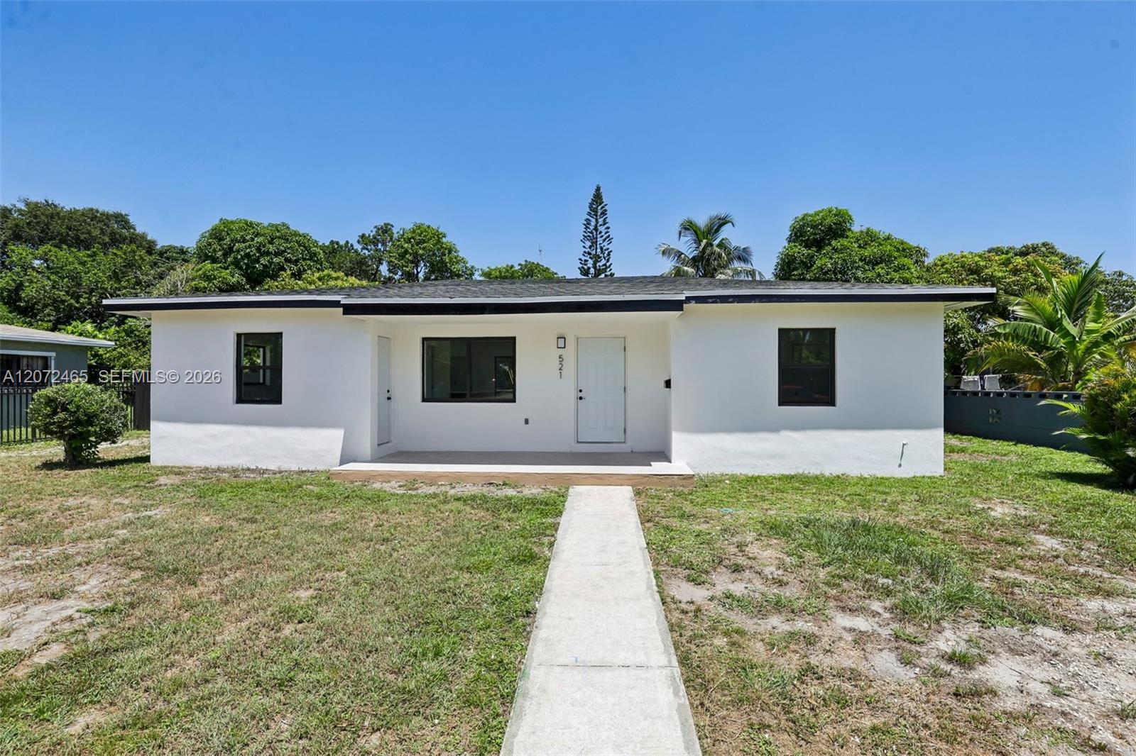 521 NW 189th Ter — Photo 3