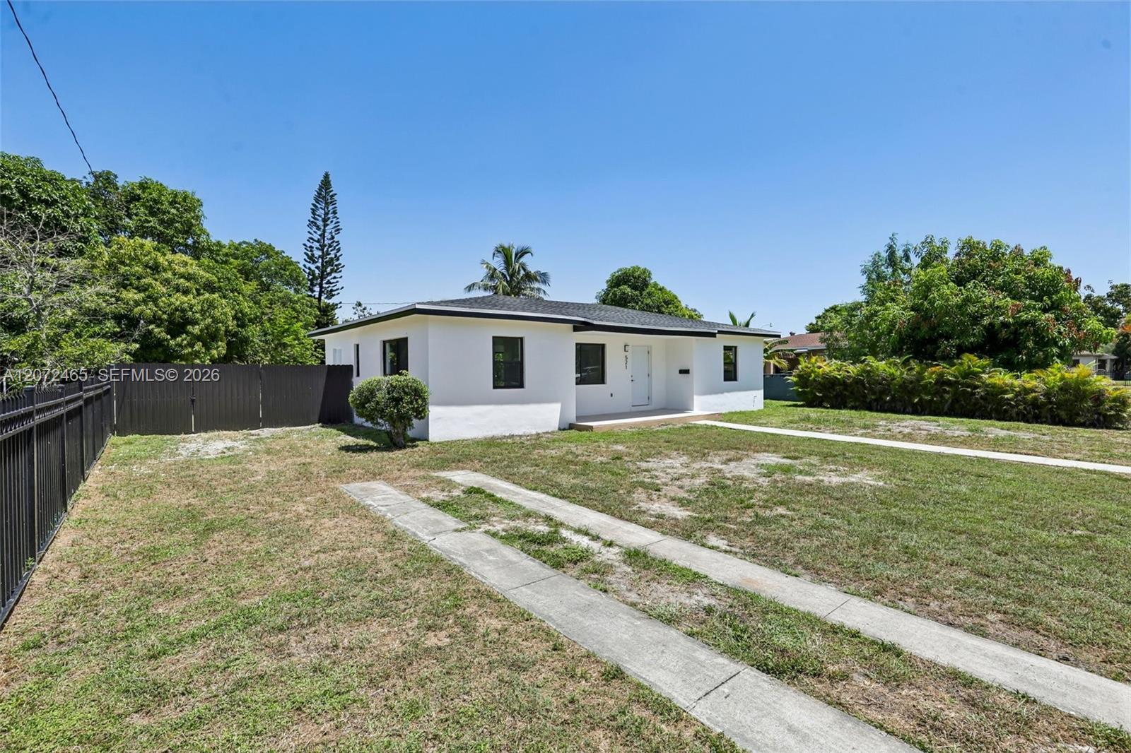 521 NW 189th Ter — Photo 5