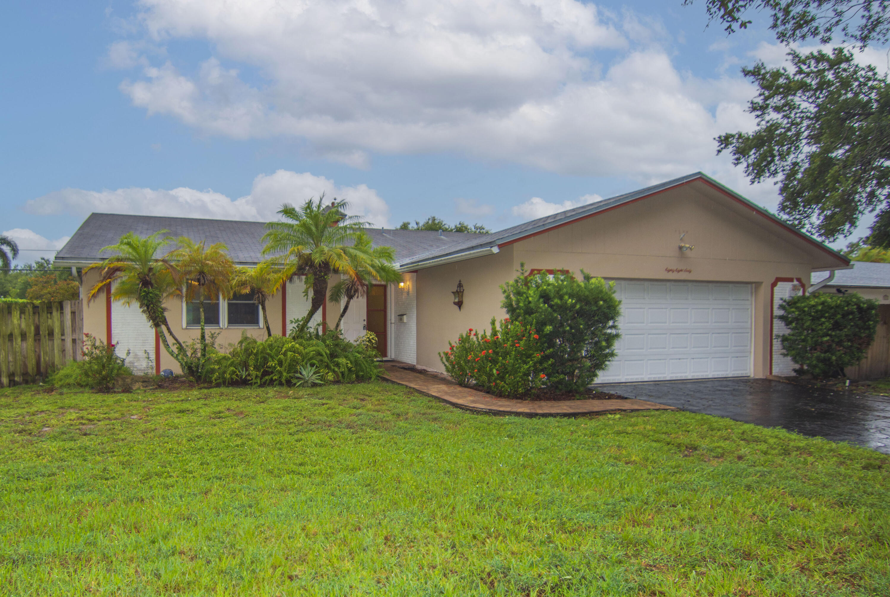 8860 SW 49TH Street — Photo 2