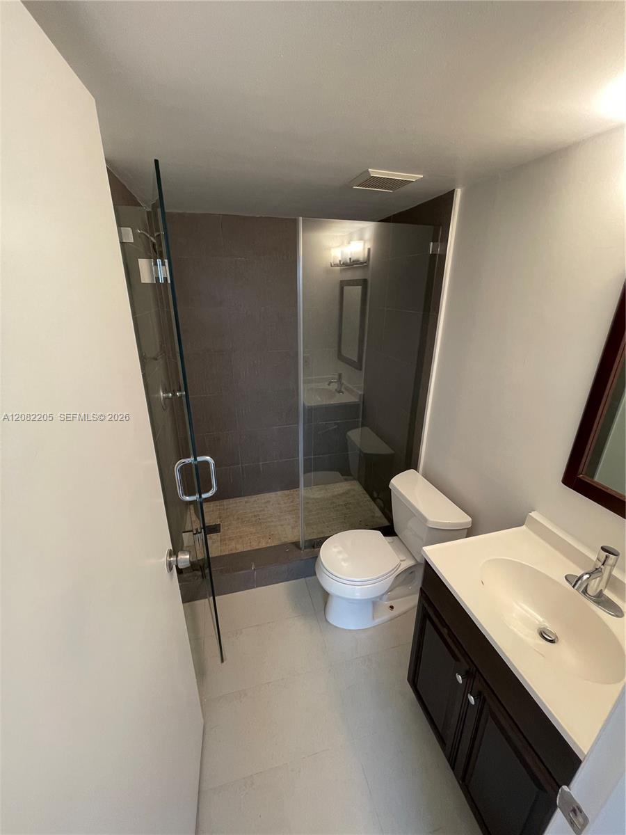 2575 SW 27th Ave # 506 — Photo 4