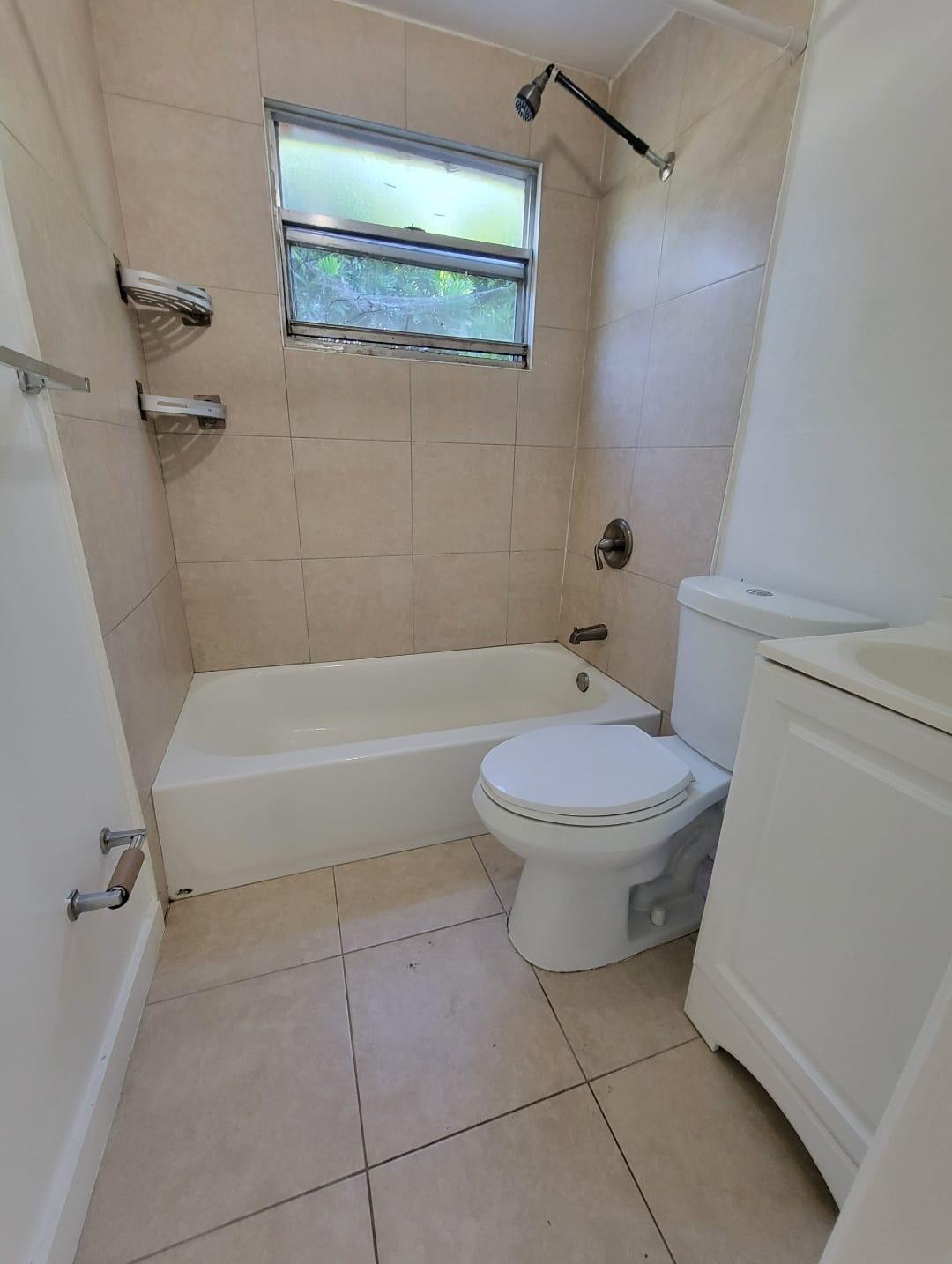 1853 NW 5th Street — Photo 5