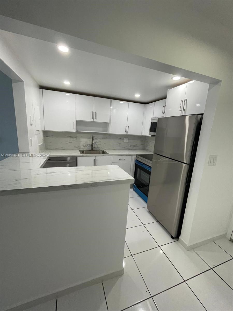 1465 NE 123rd St # 412 — Photo 3