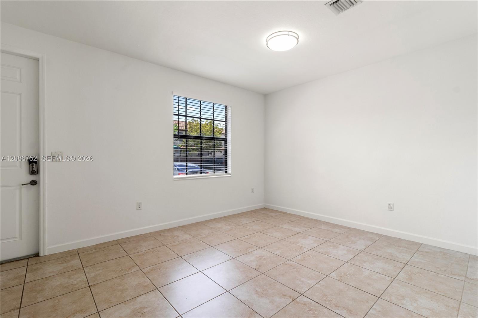 3217 SE 4th St # 3217 — Photo 5