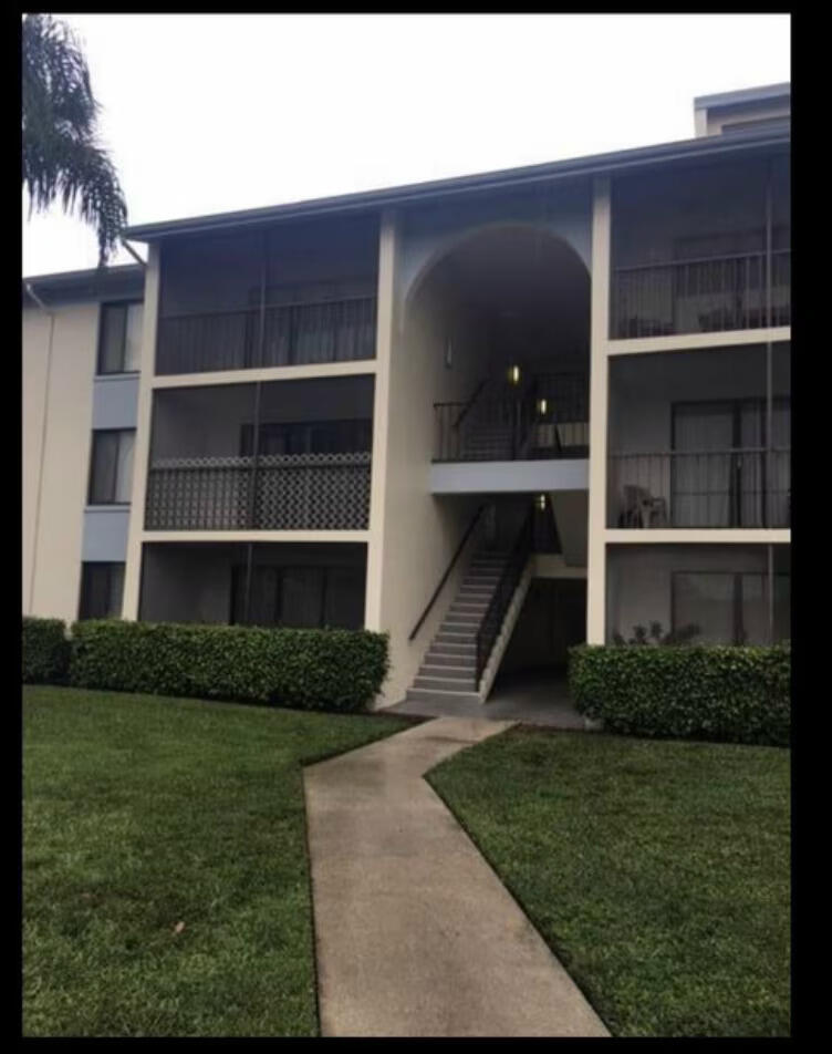 1105 Green Pine Boulevard # C1, West Palm Beach FL 33409