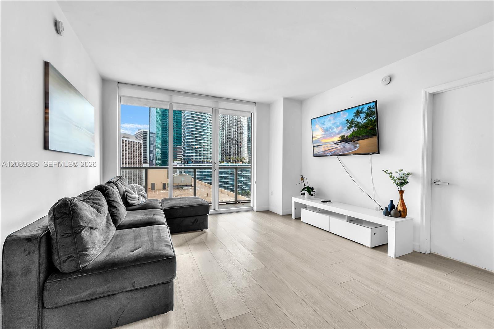 500 Brickell Ave # 1605 — Photo 2