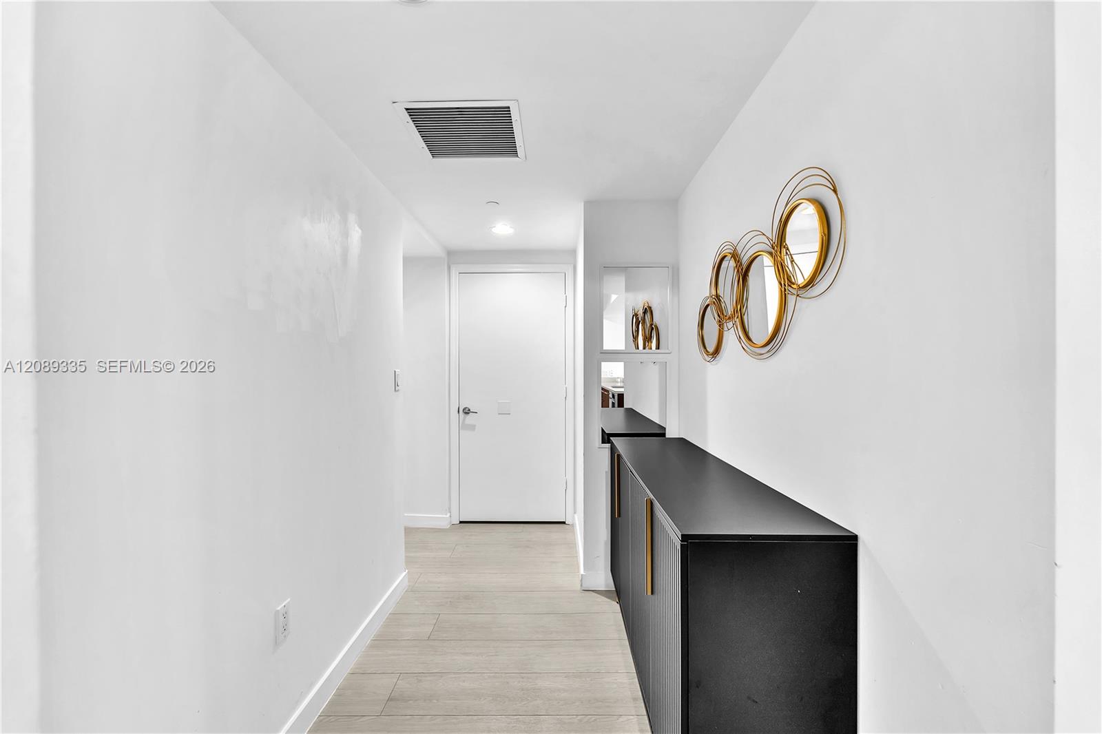 500 Brickell Ave # 1605 — Photo 4