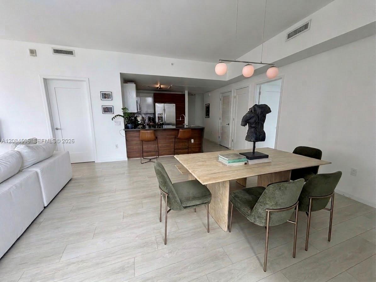601 NE 27th St # 1002 — Photo 5