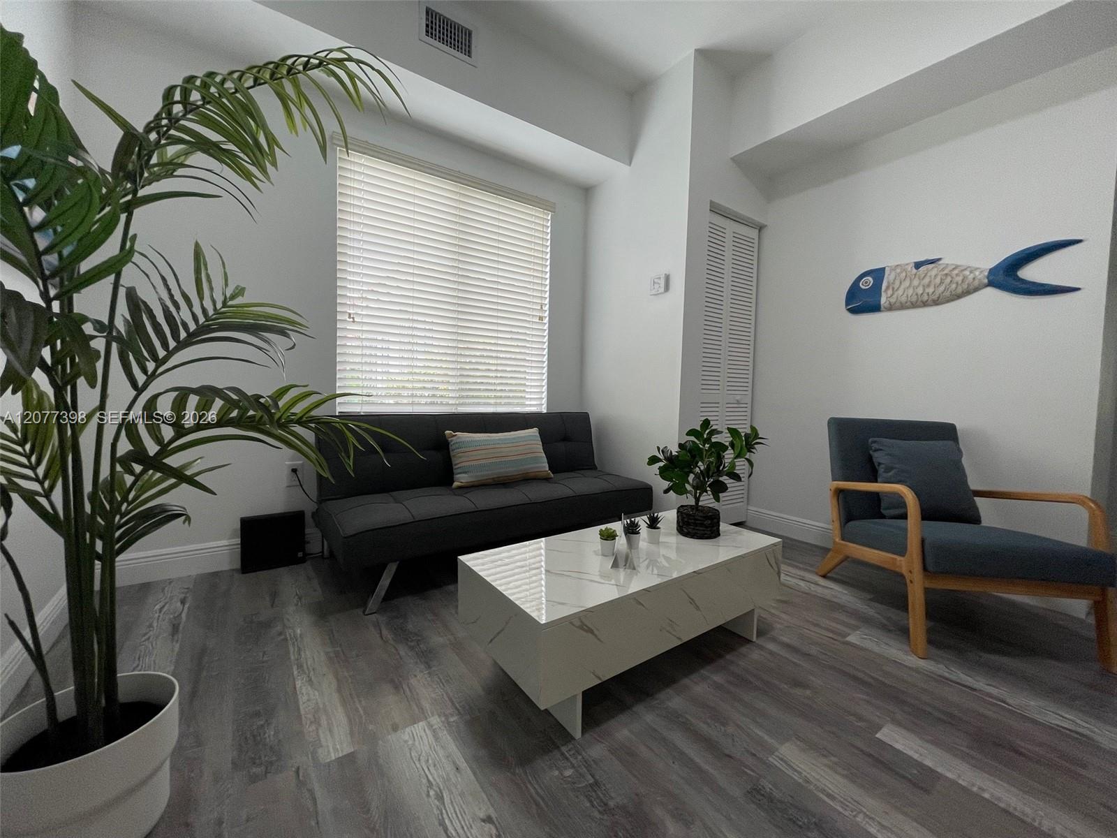 29 Oviedo Ave # 4 — Photo 2