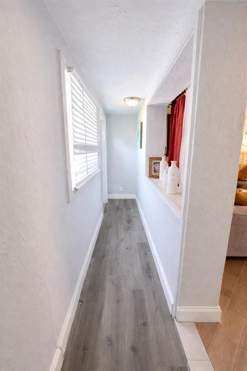 Bright hallway with natural light (1)