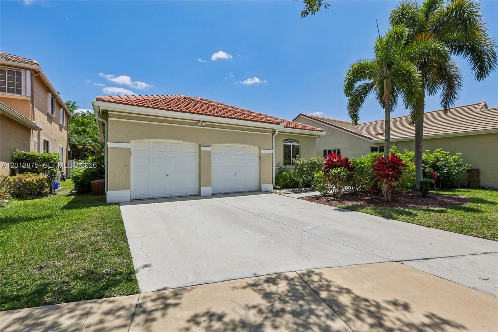 1290 Camellia Ln — Photo 4