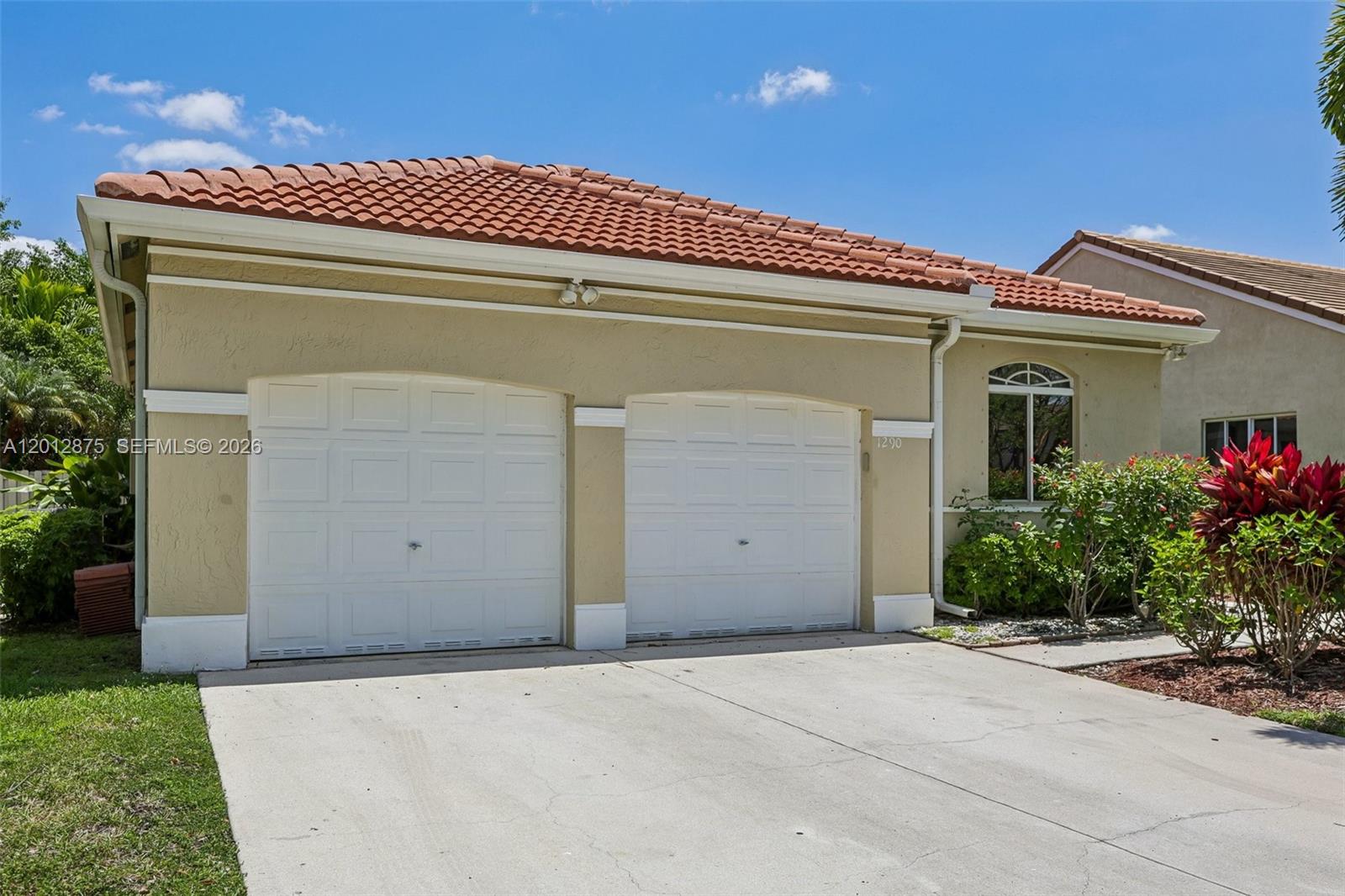 1290 Camellia Ln — Photo 5