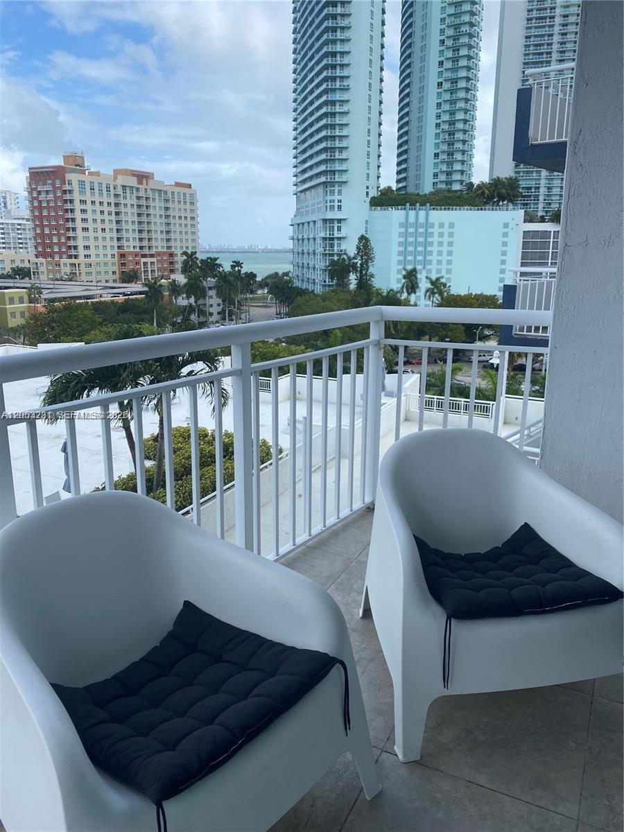 275 NE 18th St # 809, Miami FL 33132