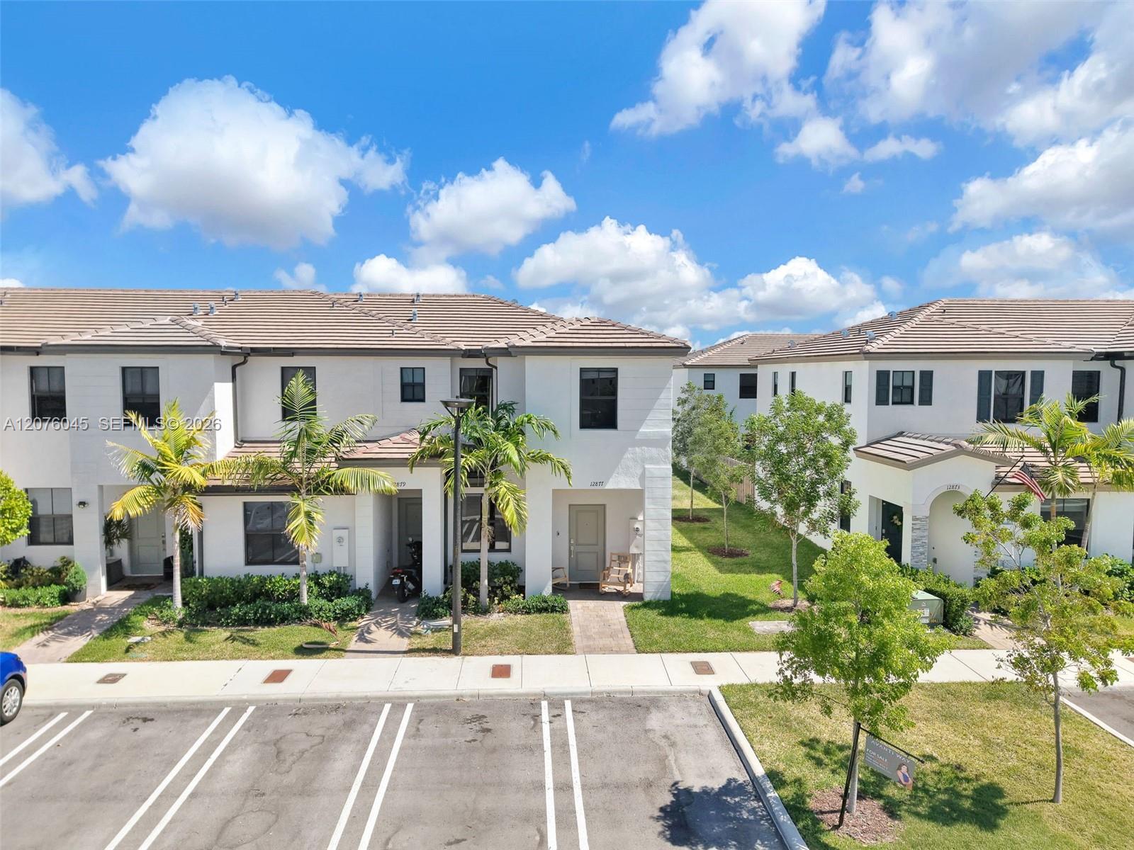 12877 SW 232nd Ln — Photo 2