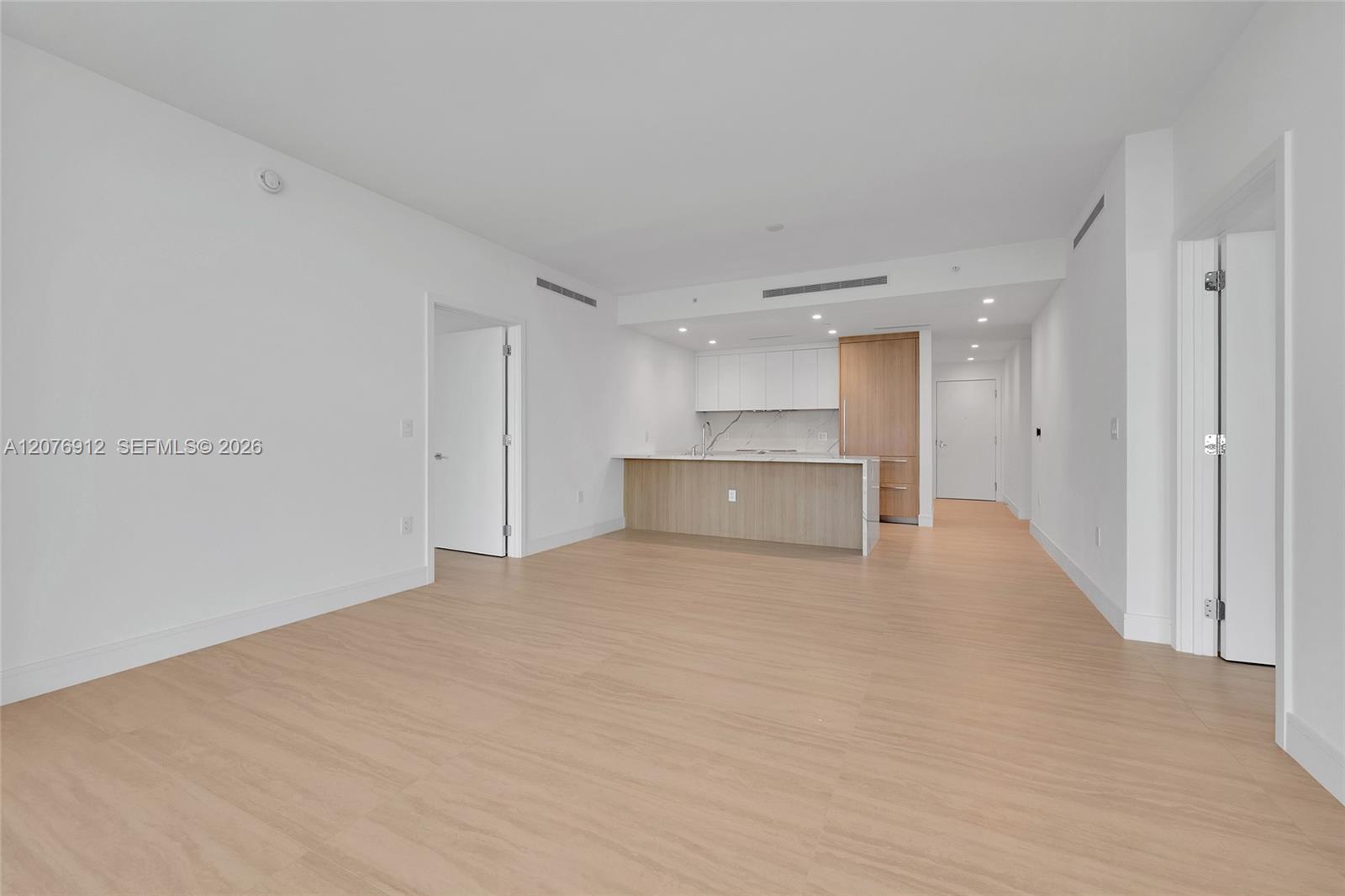 2411 Laguna Circle # 2402 — Photo 4