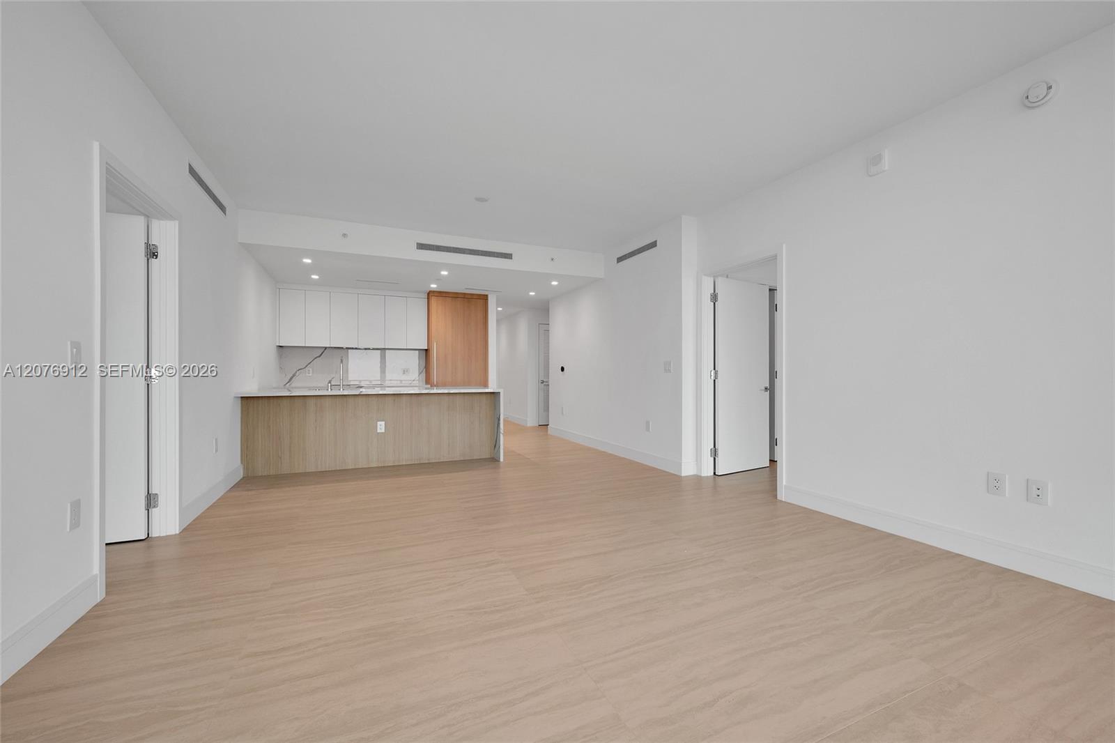 2411 Laguna Circle # 2402 — Photo 5