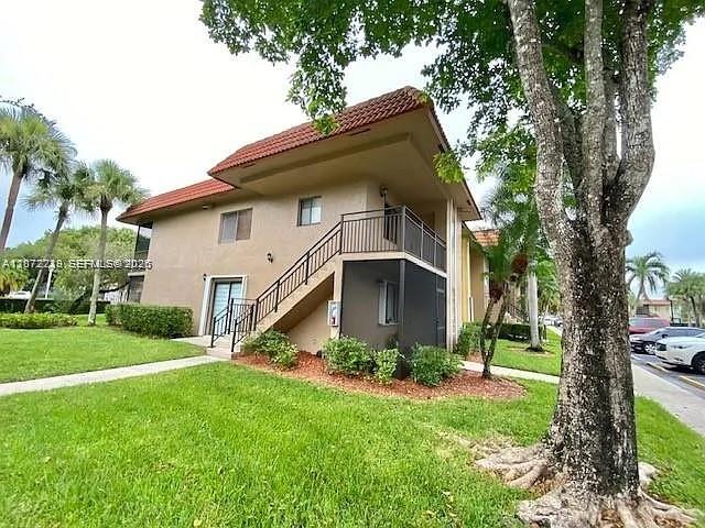 215 Lakeview Dr # 203, Weston FL 33326