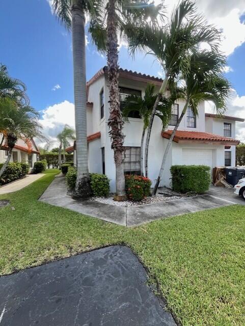 13501 Fountain View Boulevard — Photo 2