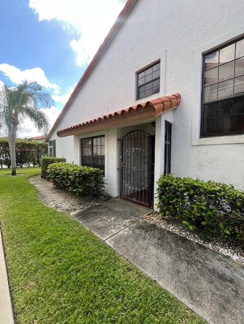13501 Fountain View Boulevard — Photo 4