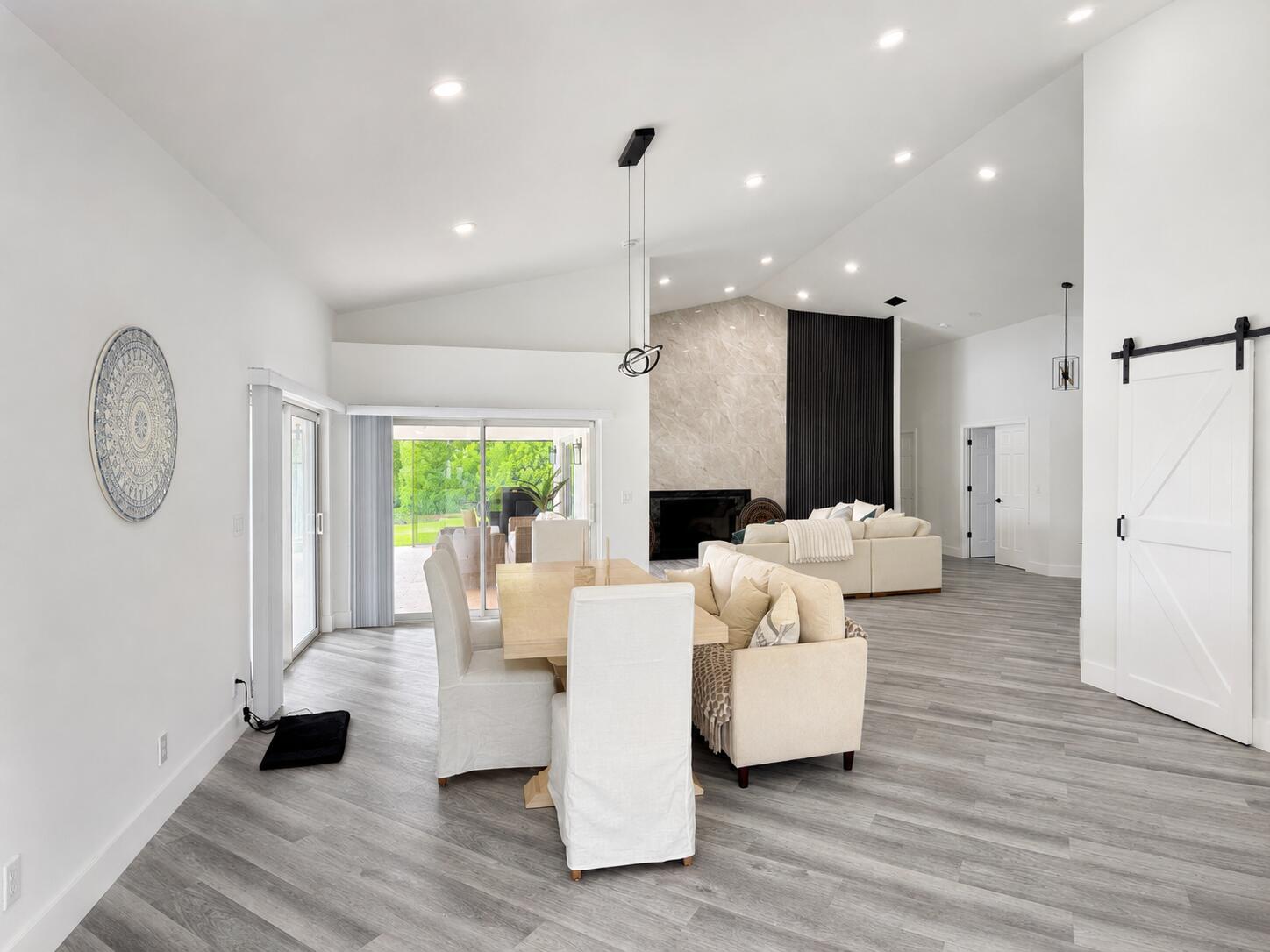 15545 Meadow Wood Drive — Photo 3