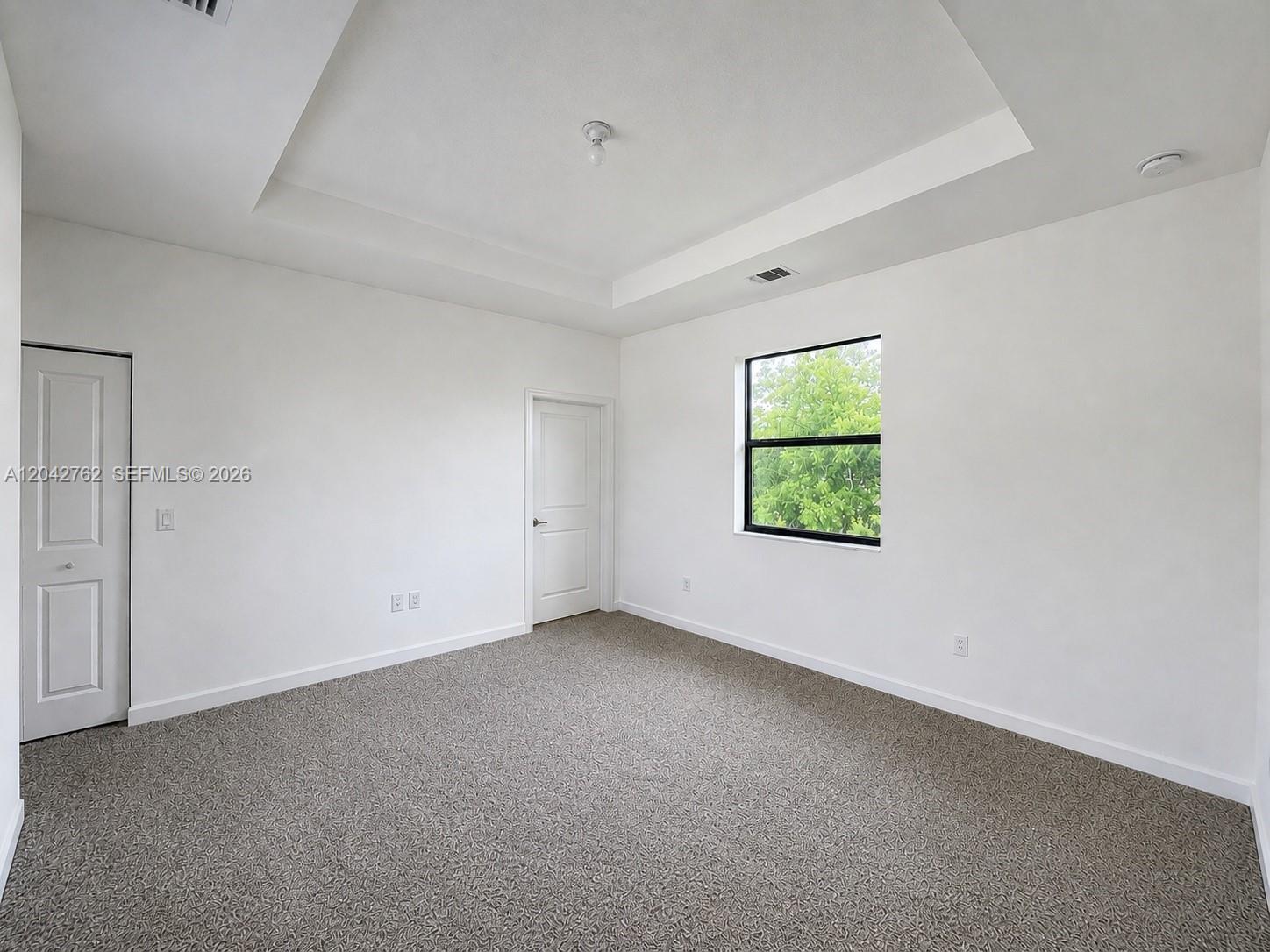 307 NE 208th Ter — Photo 5