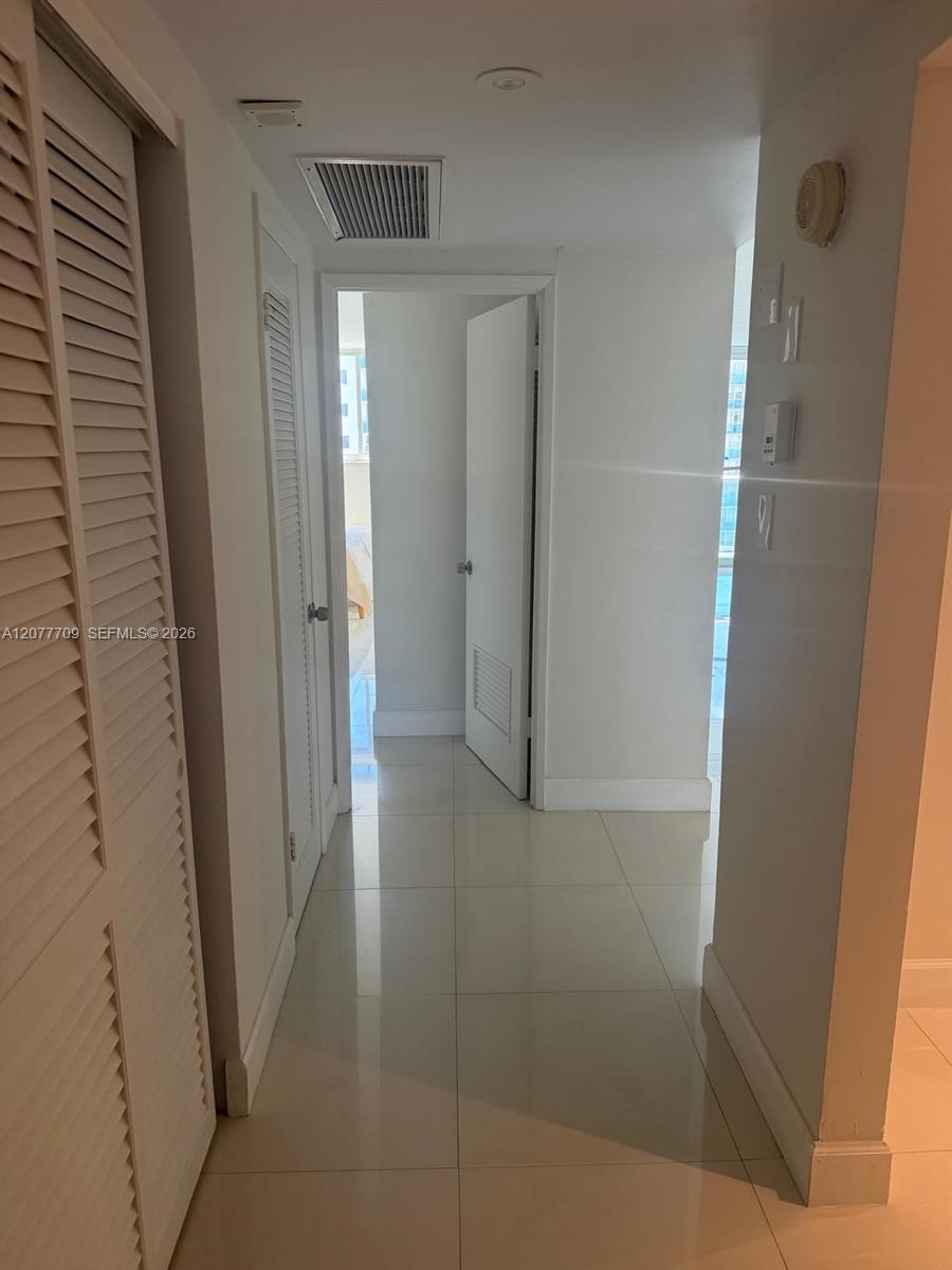 19390 Collins Ave # 1418 — Photo 2