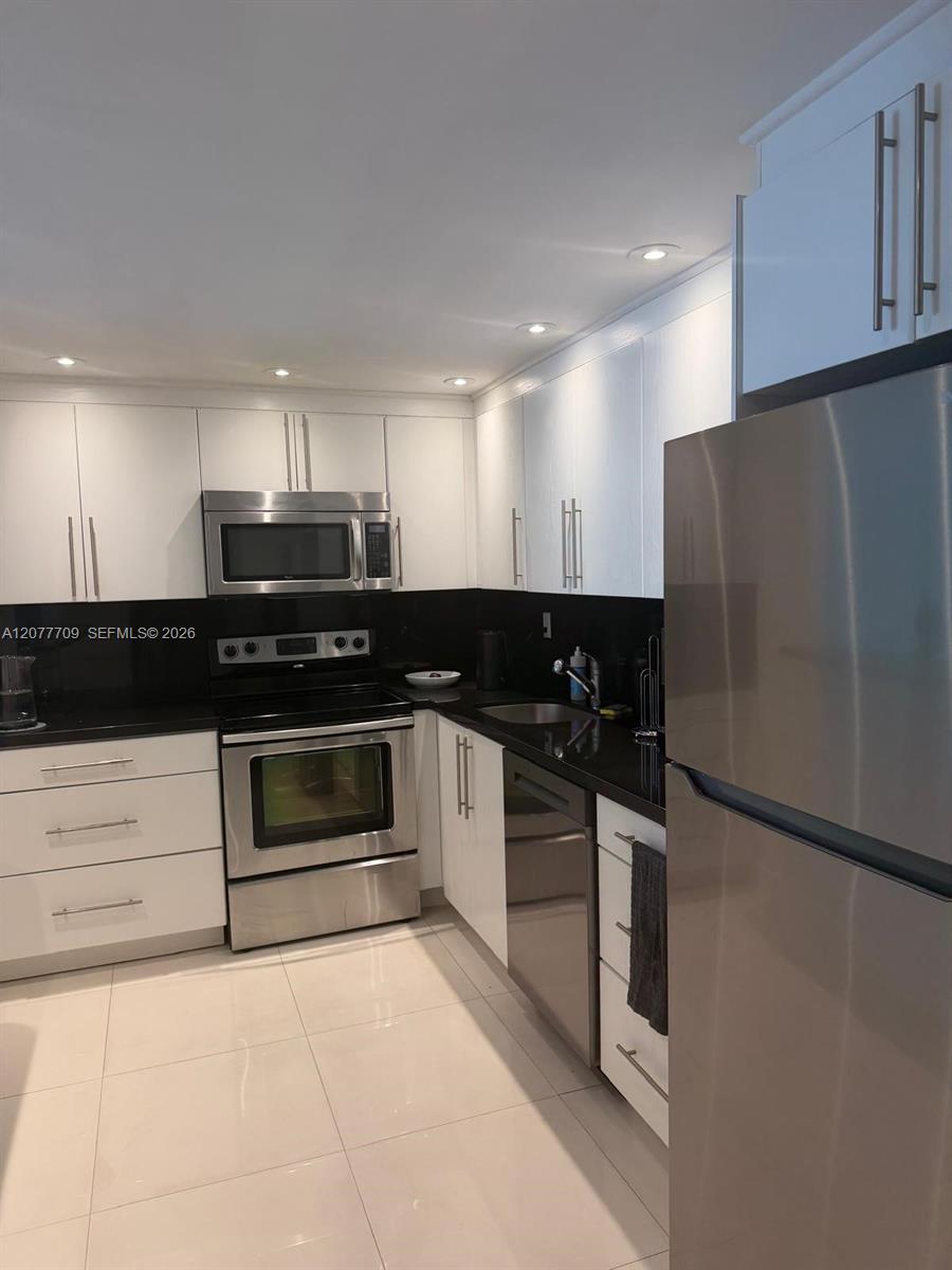 19390 Collins Ave # 1418 — Photo 3