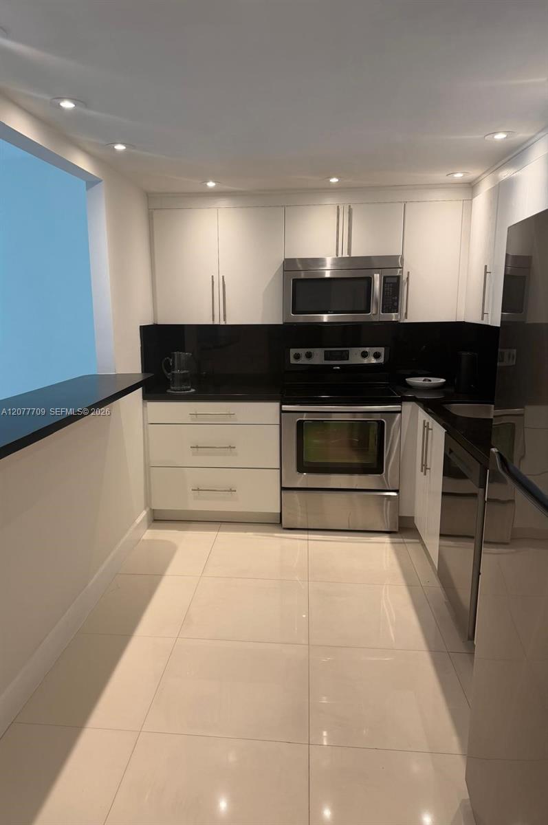 19390 Collins Ave # 1418 — Photo 4