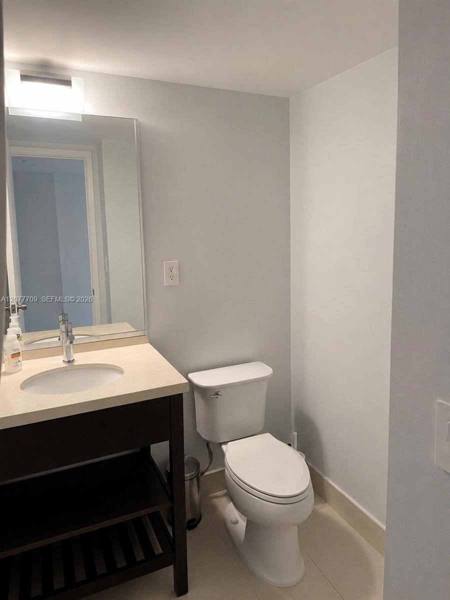 19390 Collins Ave # 1418 — Photo 5