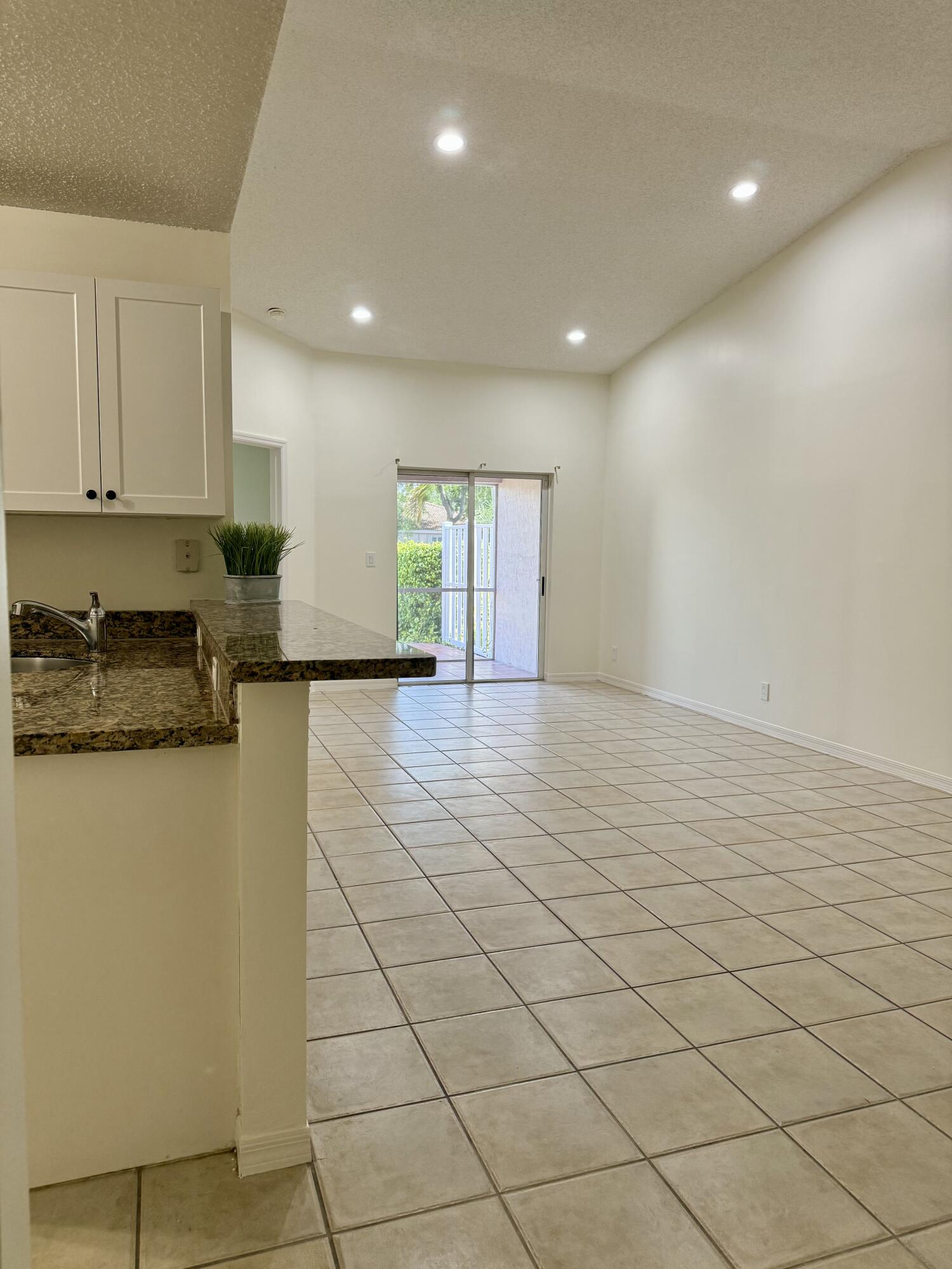 11289 SW 18th Court — Photo 4