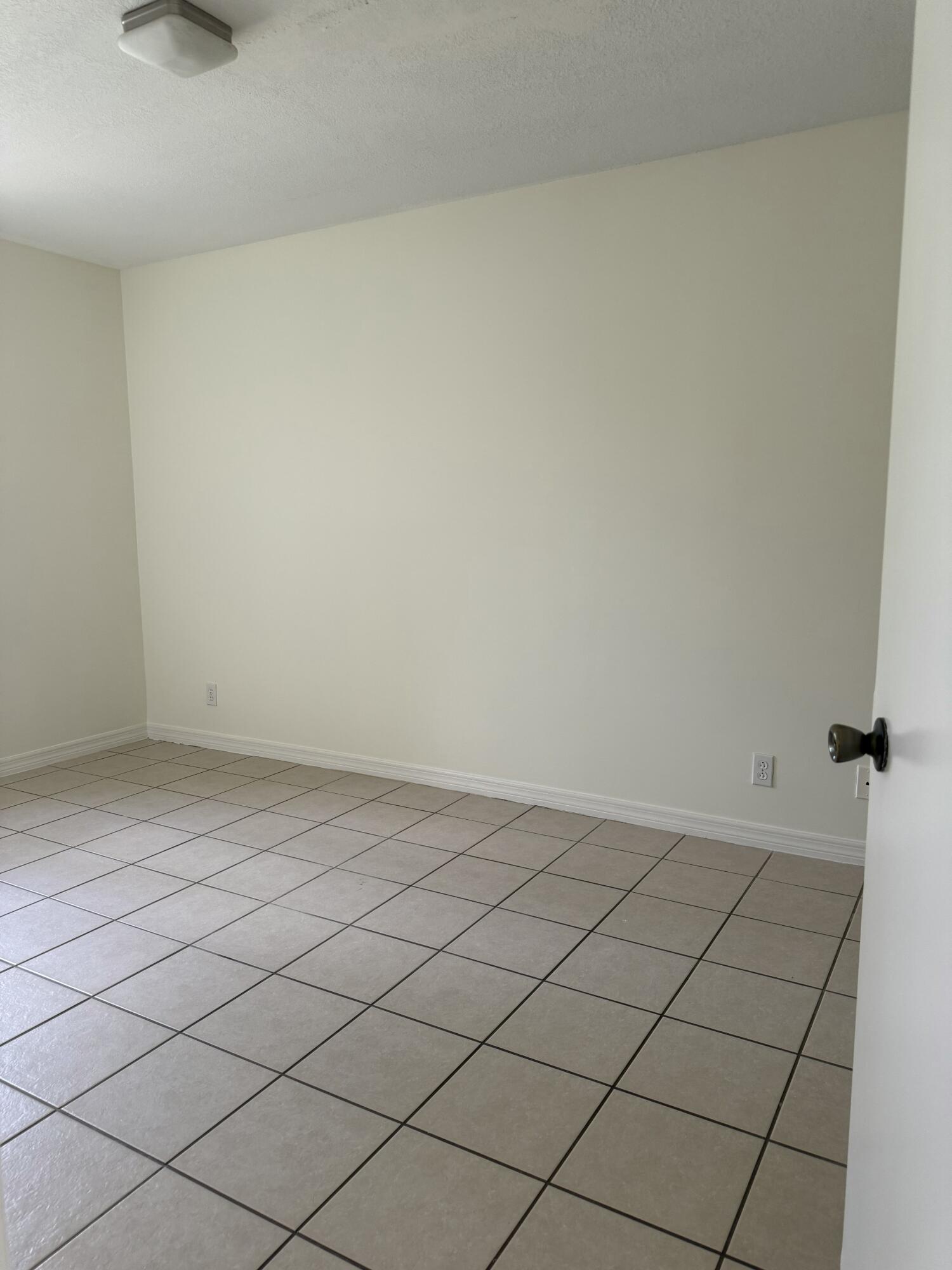 11289 SW 18th Court — Photo 3