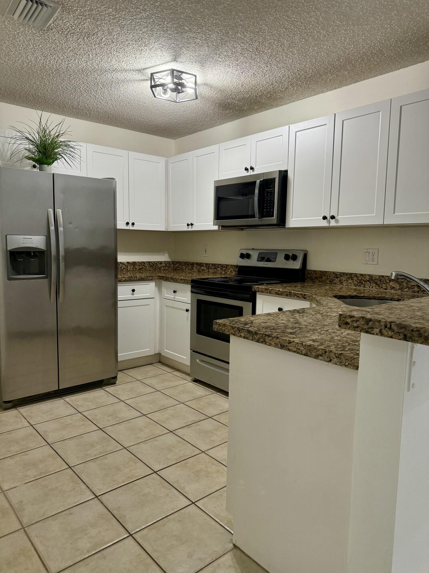 11289 SW 18th Court — Photo 2