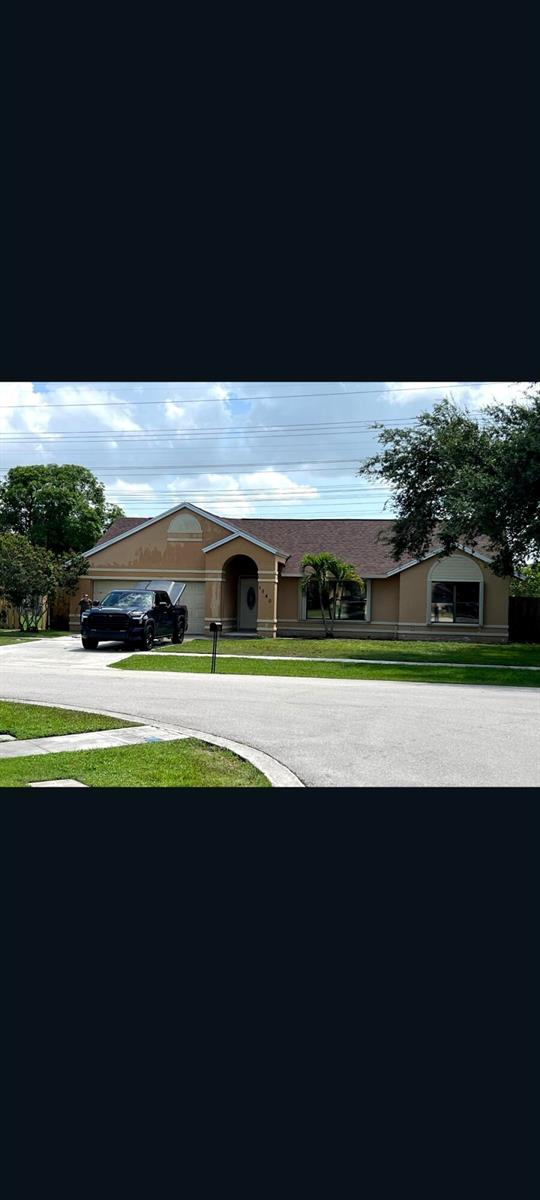 1540 CHAPPAREL Way, Wellington FL 33414