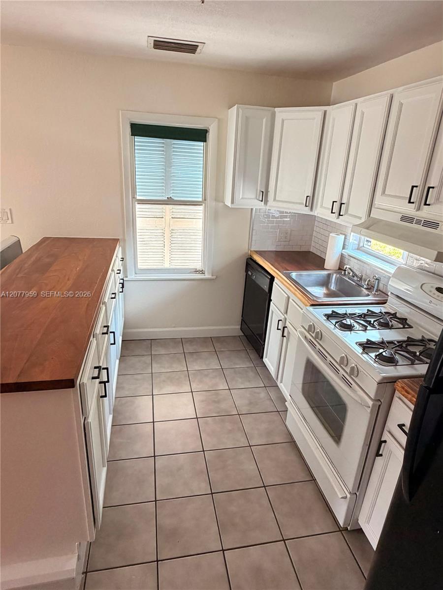 1837 Buchanan St — Photo 2