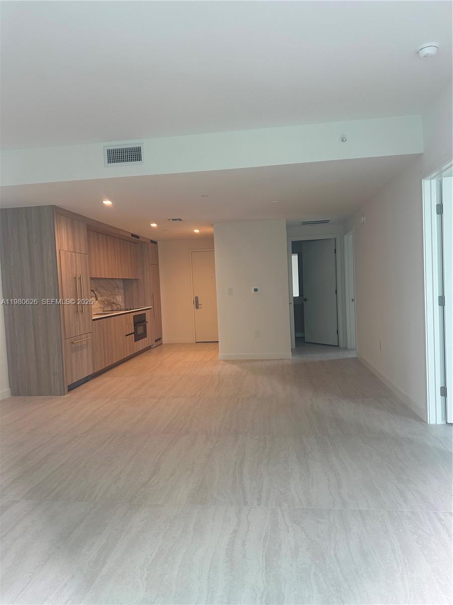 77 SE 5th st # 2506, Miami FL 33131