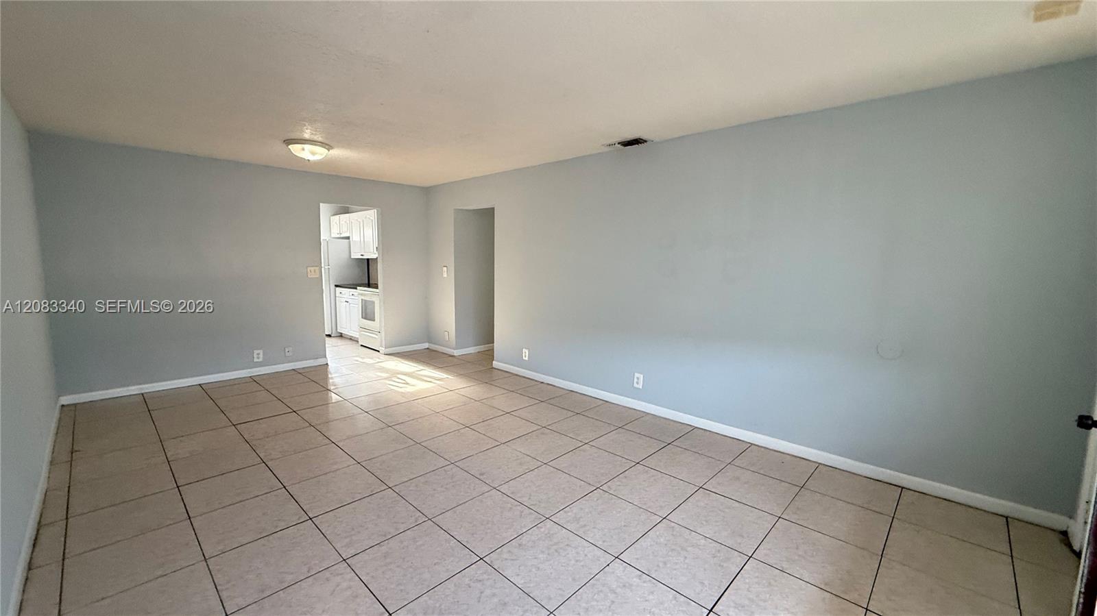 5318 NW 18th Pl # 5318 — Photo 2
