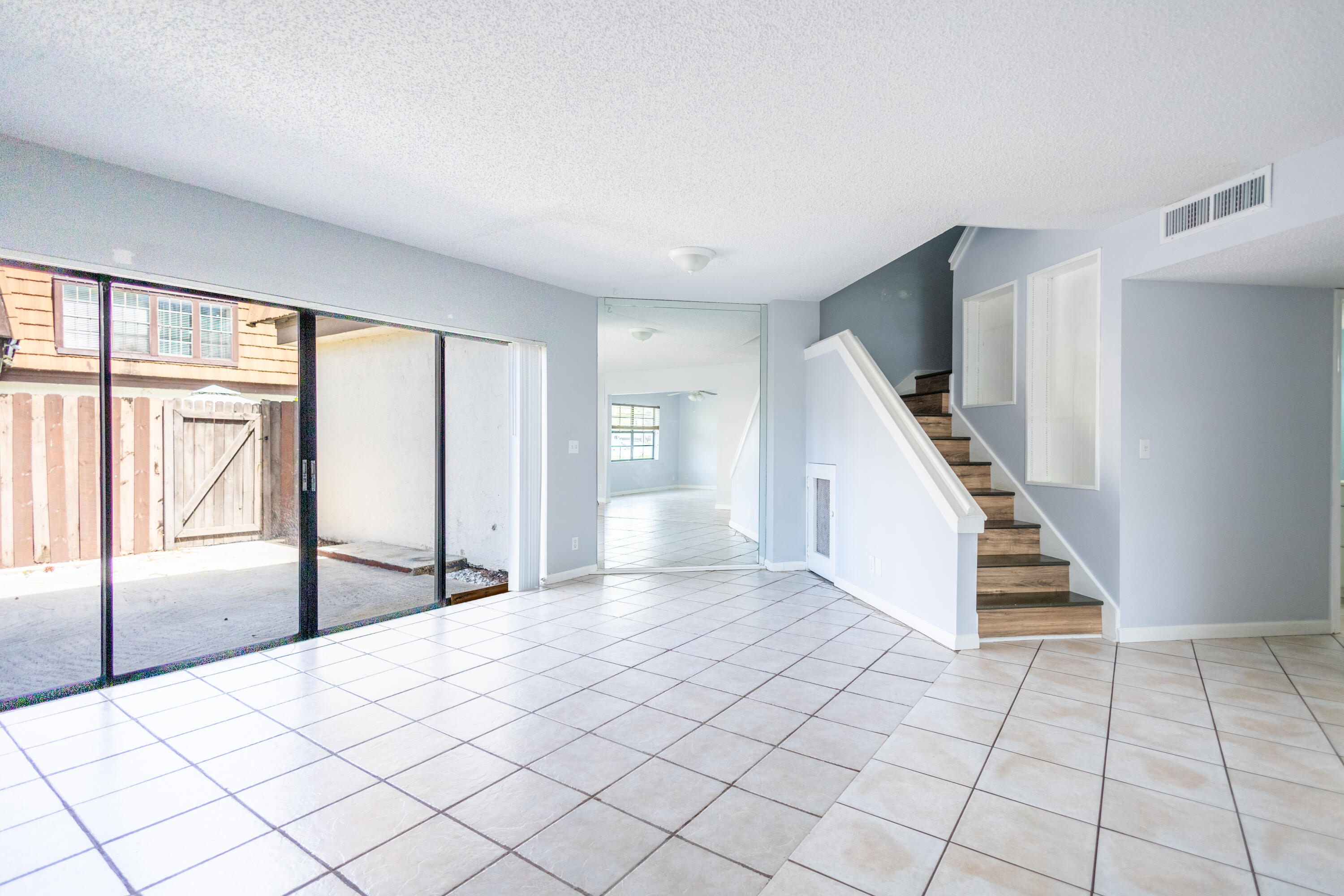 110 Weybridge Circle # A — Photo 3
