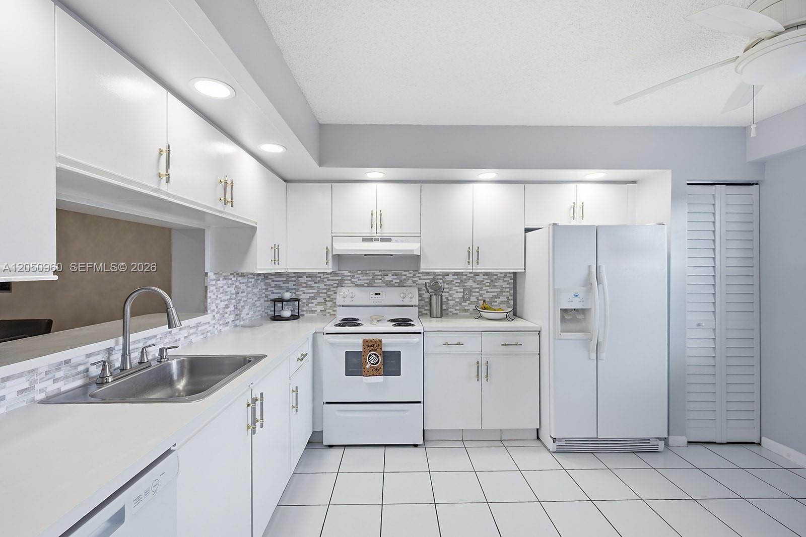 1300 SW 125th Ave # 406K — Photo 4