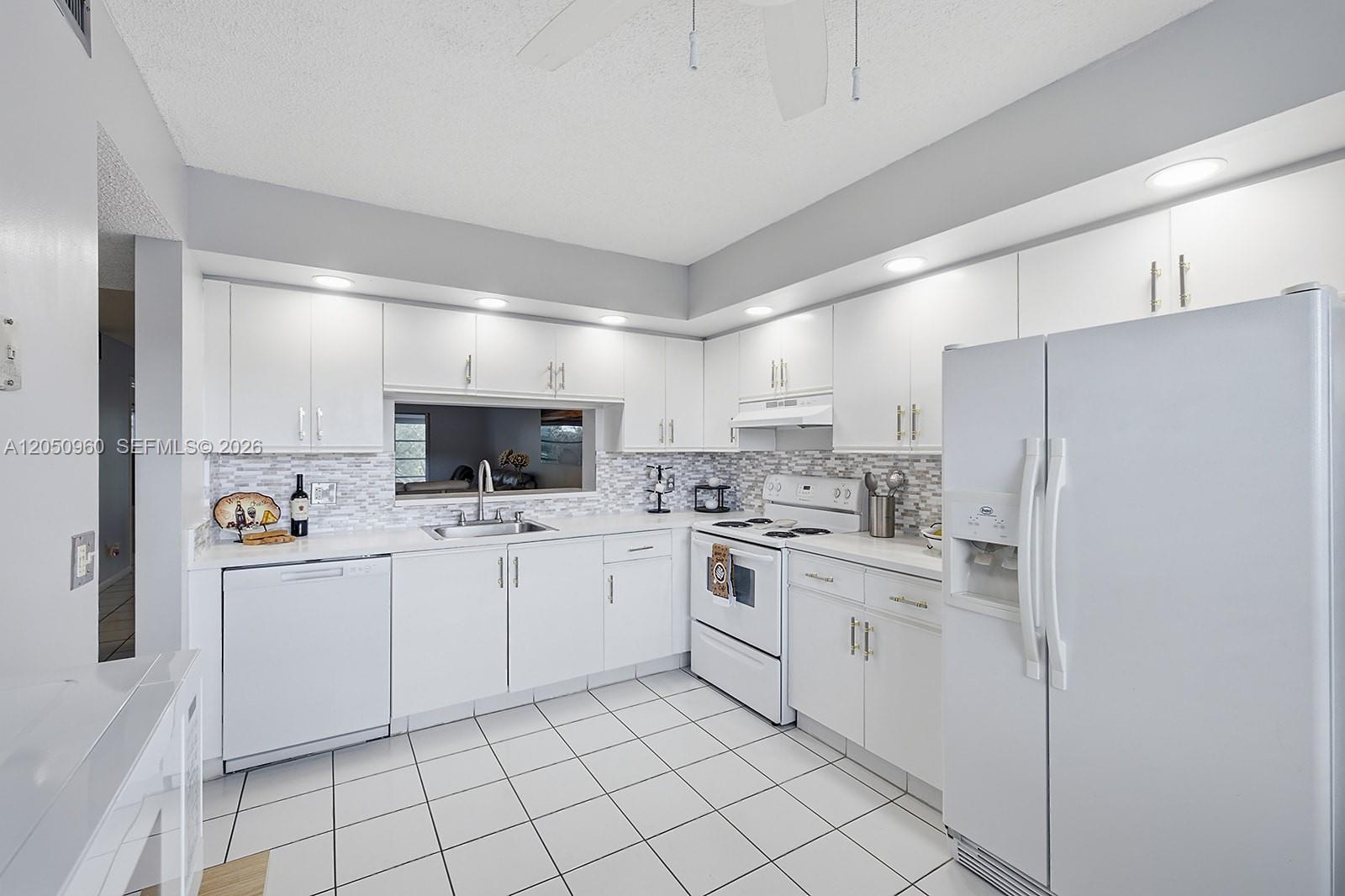 1300 SW 125th Ave # 406K — Photo 5
